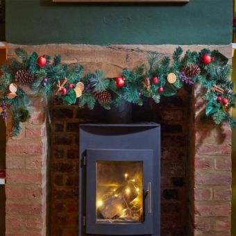 FestiveSpice 180cm Christmas Garland – A Touch of Classic Holiday Elegance