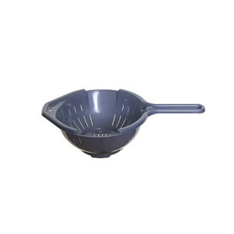 Plastic colander with handle