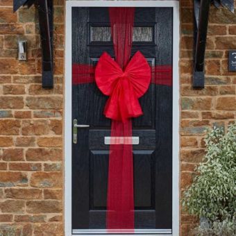 Christmas Door Bow Red – Adjustable Fabric Festive Decoration for Standard Doors