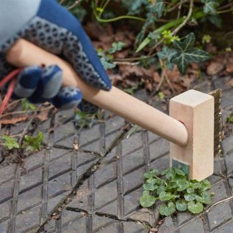 Short Reach Patio Brush with Wire Bristles and Metal Scraper FSC Certified 37 x 10 cm
