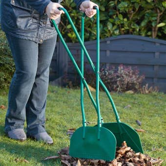 Easy Leaf Grabbers – Durable Garden Leaf and Debris Collector with Comfort Grip Handles, Lightweight Design 90 x 40 cm