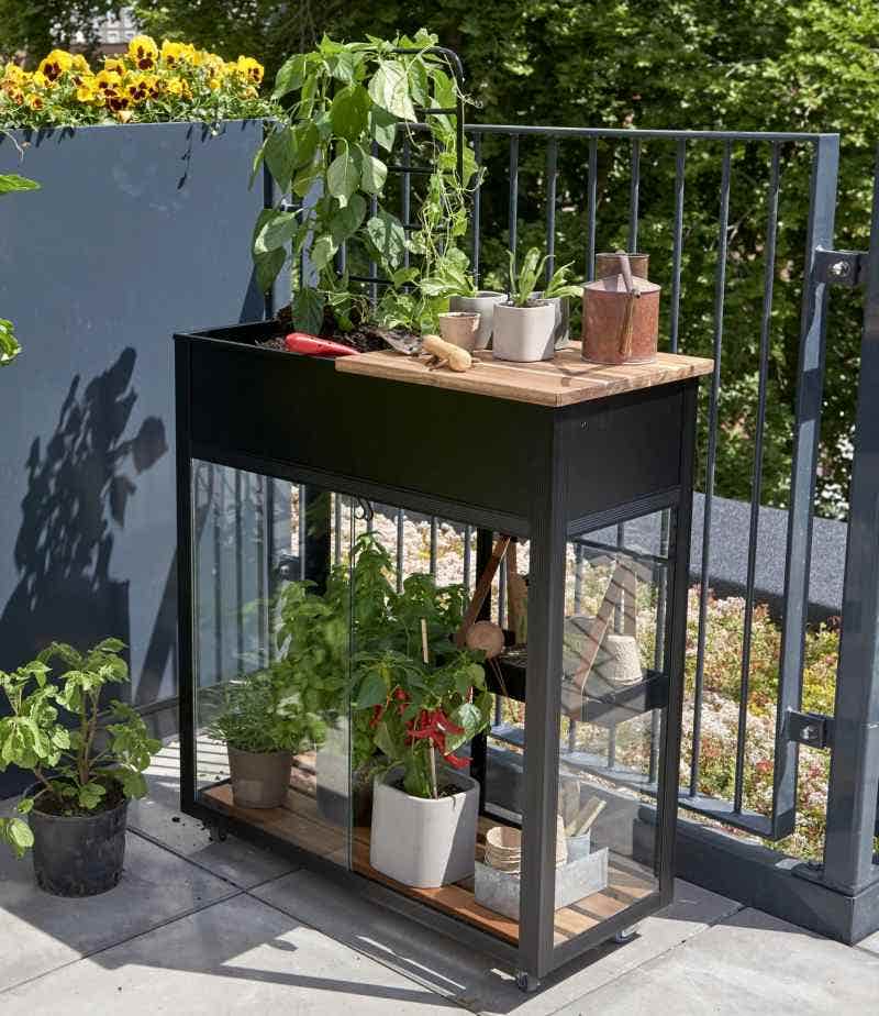 Juliana Vertical Greenhouse